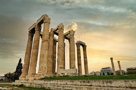 希腊雅典奥林匹安宙斯寺和亚克洛波利斯山神话历史性废墟文明建筑学文化柱子旅行历史寺庙图片