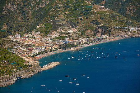 意大利阿马尔菲海岸实里和Maiori高角视角旅游爬坡建筑物地标风景房子蓝色港口海景旅行图片