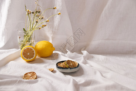 鲜柠檬和干柠檬的生活生活方式审美作品空间黄色饮食静物创造力白色背景图片