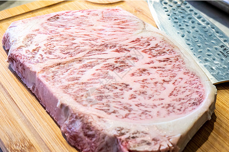 甲5型Wagyu A5型牛肉的许多部分含有高分辨率浮标纹理晚餐美食花纹餐厅生肉肉片炙烤牛肉食物烹饪图片