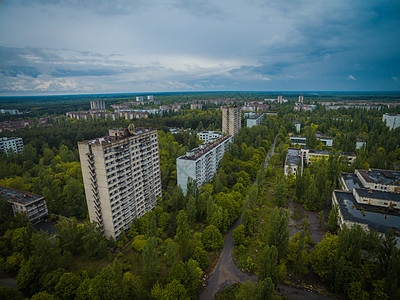 普里皮亚季 一个鬼城 灾难的后果 一个没有人的城市现在的样子 乌克兰 切尔诺贝利环境公园废墟异化事故森林植物旅行危险活力图片