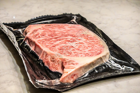 甲5型Wagyu A5型牛肉的许多部分含有高分辨率浮标纹理餐厅炙烤奢华肉片烧烤烹饪盘子牛肉生肉食物图片