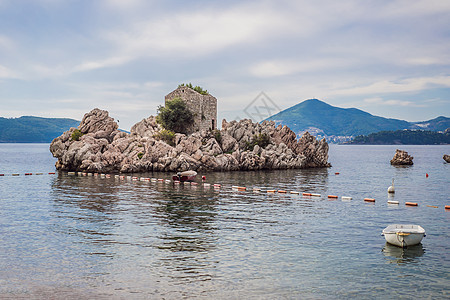 Przno村附近的 Cozy海滩和岩石上的建筑 地点 Przno村 黑山 巴尔干 欧洲旅行地标山脉游艇旅游悬崖海岸线别墅热带蓝色图片