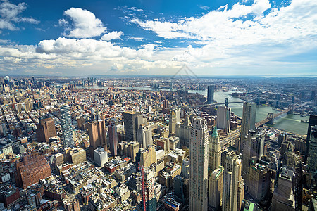 纽约市中市区和东河桥的空中观光图片