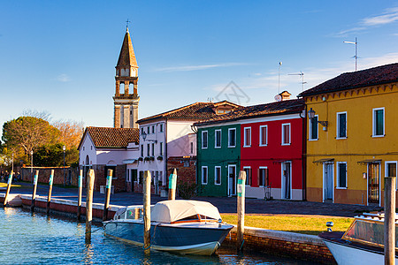 威尼斯市Mazzorbo多姿多彩的房屋场景建筑观光渠道宗教教会胜地长廊晴天游客图片