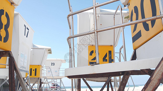在美国加利福尼亚海滨冲浪的救生站或救生塔气氛救生员海滩天空车站数字海洋建筑学假期艺术图片