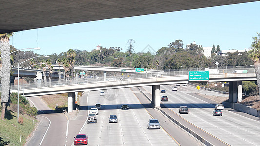 公路立交桥或交叉路口 高速公路立交桥 美国十字路口图片