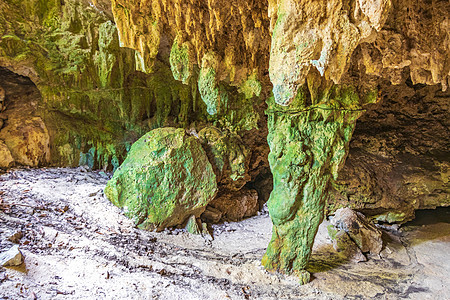 令人惊异的蓝色绿宝石水 和石灰岩洞洞口墨西哥地质学热带文化旅行石头通体旅游洞穴池塘假期图片