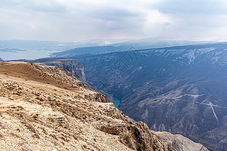 苏拉克峡谷是世界上最深的峡谷之一悬崖力量风景国家远足公园全景踪迹游客阳光图片