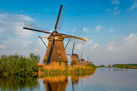 荷兰荷兰Kinderdijk的风车历史性旅行天空农场景点旅游胜地日落农村游客图片