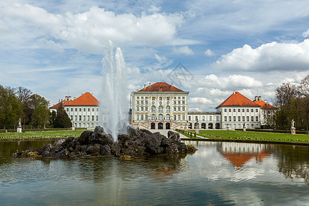 尼芬堡宫与喷泉 德国慕尼黑图片