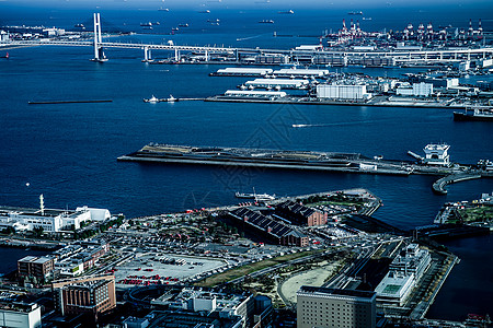 从横滨陆界大厦看到的城市景象地标旅行蓝天海洋景观街景摩天大楼建筑建筑群港口图片