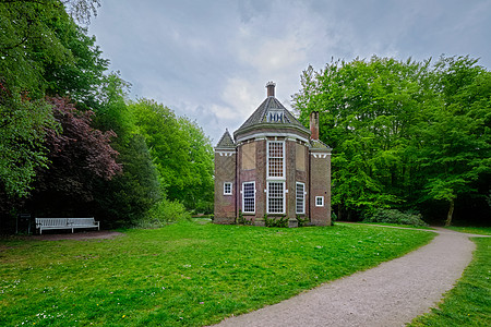 17世纪茶叶屋剧院 位于荷兰海牙阿伦斯多普公园公园房屋茶馆房子图片