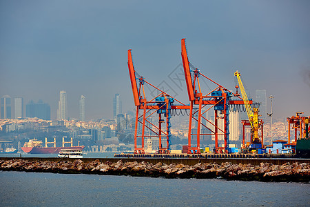 船厂起重机桥集装箱货船和货机的物流运输 物流进出口和运输行业背景图片