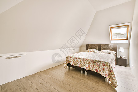 卧室视图房子寝具玻璃家具木地板白色木头房间桌子图片