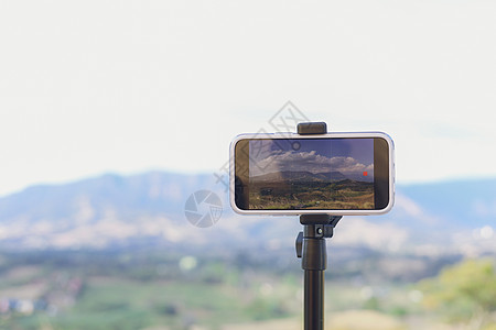 用你的智能手机 设置摄像头拍摄风景设备细胞森林视频景色通讯野性互联网流浪者绿色植物图片