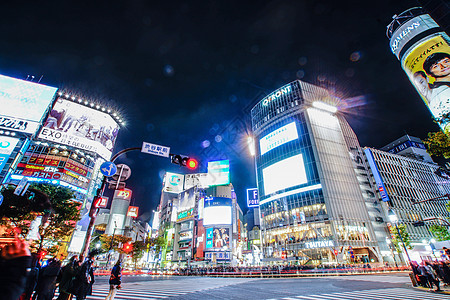 十字路口的夜景地区阻塞年轻人建筑群市中心路口观光建筑照明城市图片