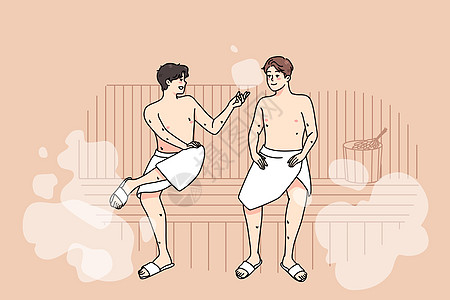 快乐的男性朋友在桑浴时一起放松图片