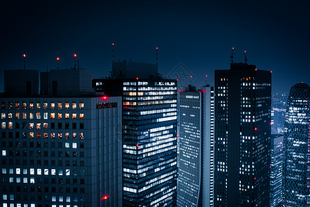 日本街景从东京都市区办事处看到高层大楼群夜视的夜间景象 10月8日办公楼景观街景夜景高层建筑群城市商业旅游摩天大楼代理背景