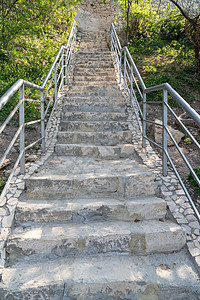 2020年春季建造的通往贾斯帕海滩800步的新石头楼梯 黑海保留地 克里米亚半岛与自然统一的概念 户外活动以及石材踪迹晴天远足地图片