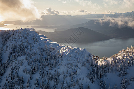 加拿大自然背景 空中山脉 海洋山风景戏剧性天空冒险公元多云晴天活力场景环境图片