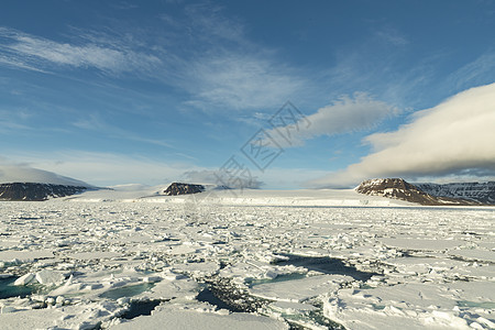 弗朗兹约瑟夫土地附近巴伦支海夏季的海冰冷冻生态气候旅游旅行气候变化危险冰山冰川环境图片
