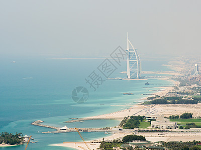 迪拜市的海岸 从高处看码头旅游酒店海洋景观摩天大楼城市天空海滩全景图片