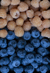 美味健康的零食 草莓和蓝莓图片