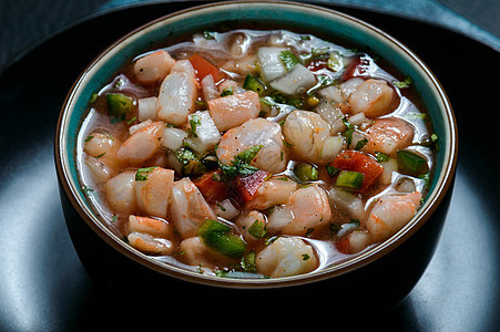 红虾 墨西哥食物 低键贝类盘子餐厅午餐香菜拉丁蔬菜洋葱辣椒腌鱼图片