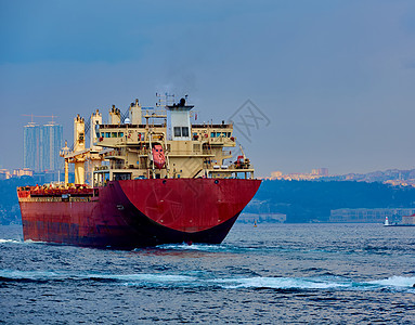 Bosphorus海峡大型货轮 土耳其伊斯坦布尔载体水族馆货运出口天线船运旅行蓝色商业港口图片