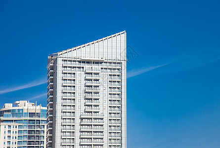 城市建筑建楼蓝天的剑桥顶楼图片