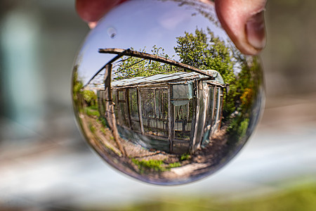 旧木板壁温室的视图农场框架绿色房子生长玻璃农业园艺花园建筑学图片