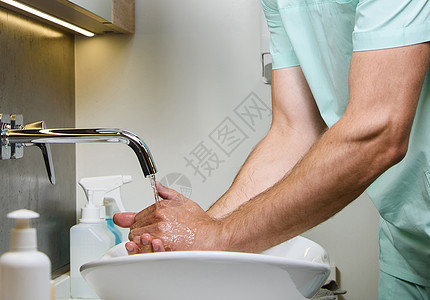 给医护人员洗手的正确方式 然后再与患科罗诺病病毒的病人合作 共存19个病例图片