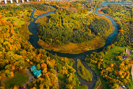 白俄罗斯明斯克Lohitsky公园秋天风景 Golden秋季航班历史黄叶财产天气庄园金色建筑季节娱乐图片