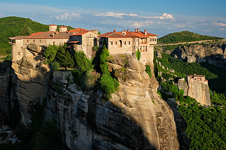 希腊Meteora修道院日落天空游客地标建筑学场所色萨利风景胜地宗教图片
