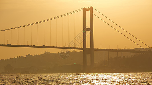 连接欧洲和亚洲的博斯普鲁斯桥全景建筑城市基础设施旅游地标天空运输交通商业图片