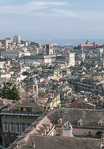 意大利Liguria热那亚市的天线旅游建筑学房子景观天际旅行地标天空街道中心图片