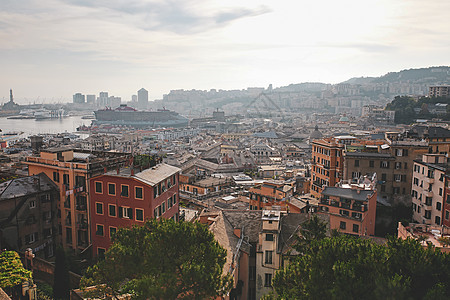 意大利Liguria热那亚市的天线景观历史性建筑学地标街道旅行中心港口全景天空图片