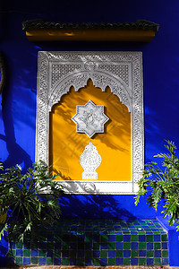 摩洛哥马拉喀什Majelle花园蓝色别墅 摩洛哥马拉喀什植物绿色植物学旅游建筑学房子棕榈窗户花园热带图片