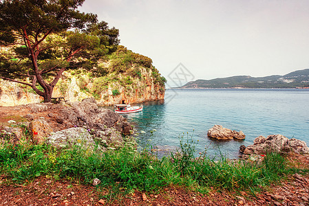 海上船只的风景图 土耳其卡帕多西亚顶峰森林假期场景反射旅行钓鱼松树石头蓝色图片