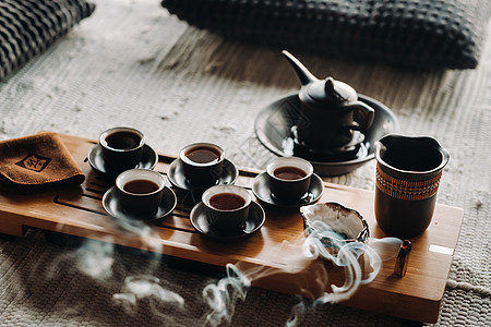 准备和一家大公司举行茶茶仪式植物浓茶杯子传统陶瓷太阳神礼仪开水茶杯文化图片