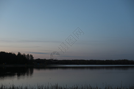 湖边日落 自然景观 日落时的风景旅行农村假期溪流海景墙纸公园天际蓝色天空图片