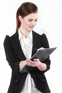 快乐的年轻女商务人士在剪贴板上持有空白纸笔记卡片木板广告微笑女性女士工作室床单办公室图片