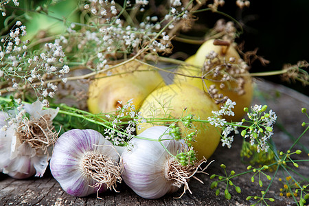 天然木本底的大蒜散料和香料药草木头味道食物药品草本植物植物灯泡生活园艺蔬菜图片