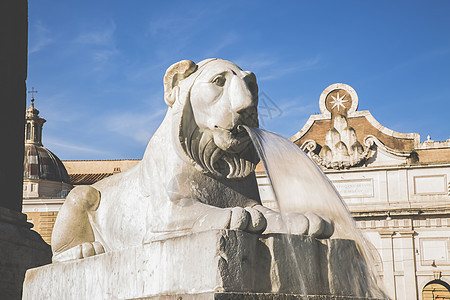 罗马市中心的狮子喷泉图片
