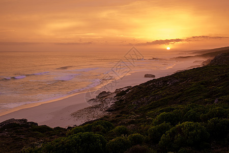 南非德霍普自然保护区的日落西开普省 南非最美丽的海滩 德霍普自然保护区的白色沙丘是花园路线的一部分旅游海浪地平线爬坡海岸假期天空图片