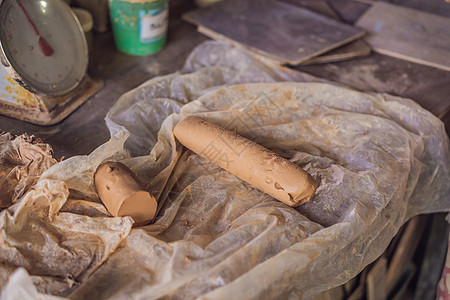 棕色陶瓷粘土贴近做模特女性工具工艺品工作艺术制品工匠工作室手工艺术品图片