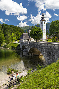 斯洛文尼亚特里格拉夫国家公园Bohinj湖高山国家公园森林天空环境风景地标旅游旅行图片