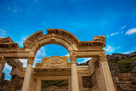 土耳其Ephesus考古遗址的哈德里安寺图片