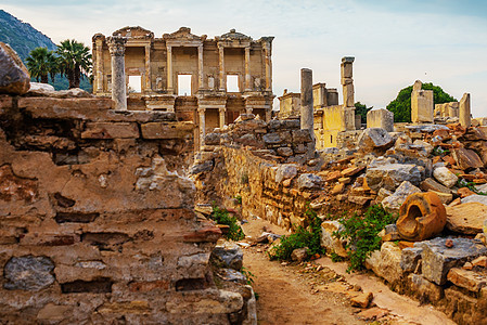 古城埃菲苏斯的摄氏图书馆 大多数参观了土耳其的古城大理石寺庙考古学装修古董地标柱子纪念碑遗产文化图片